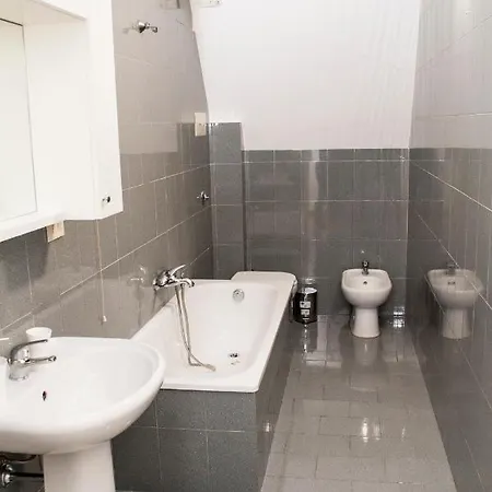 Da Ale Cattedrale アパート